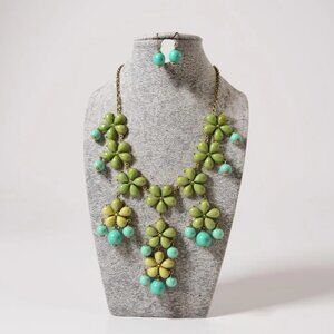 Green lLucite Stud On Gold Tone Turquoise Lucite Bead Drops Floral Necklace set
